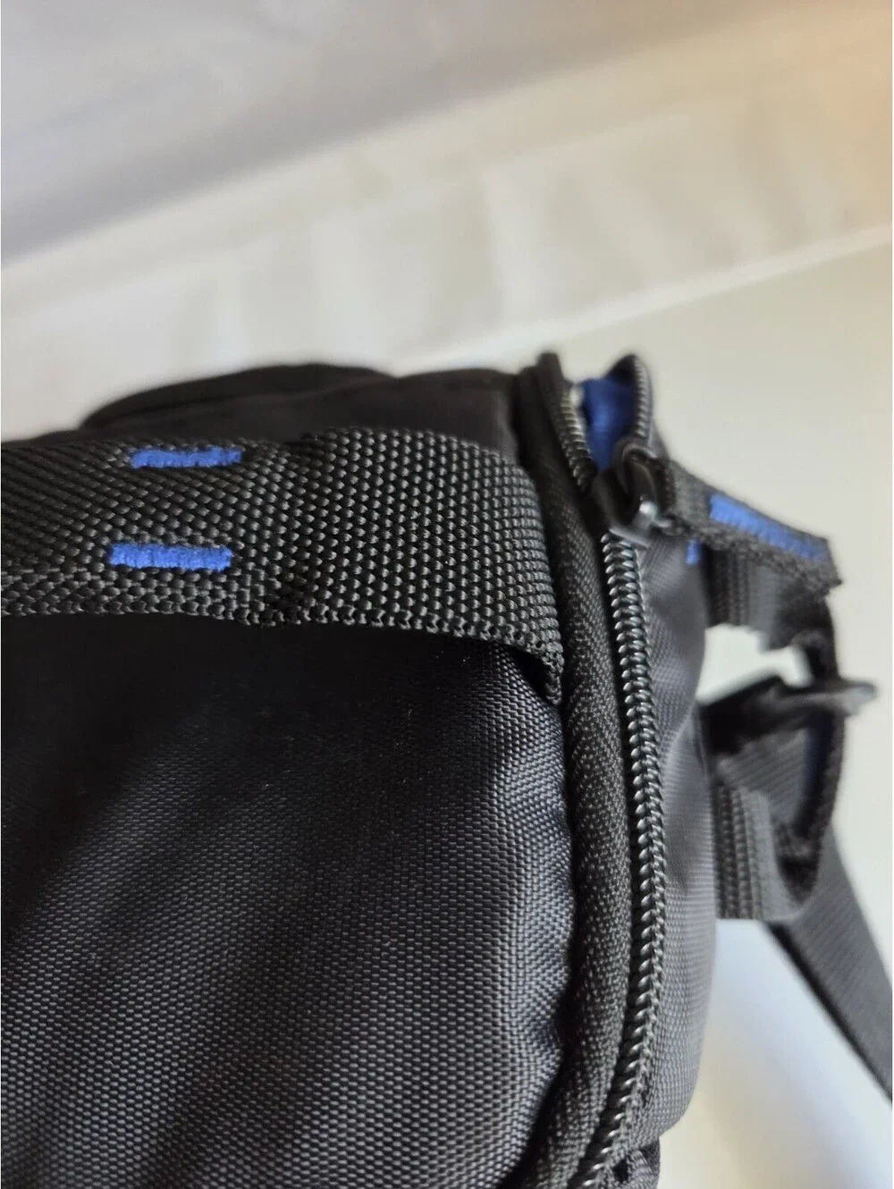 Case Logic SLR Zoom Camera & Lens Holster Bag w/ Hard Bottom And Strap SC4